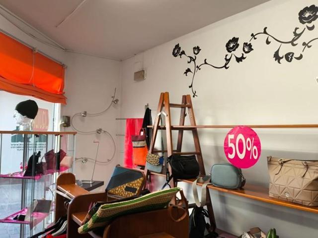 Local comercial en alquiler en La Roda, Centro photo 0