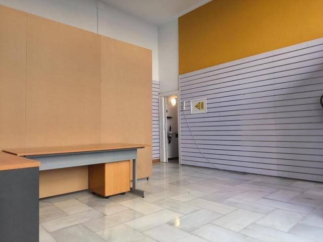 Local comercial en alquiler en Sevilla, Los Remedios photo 0