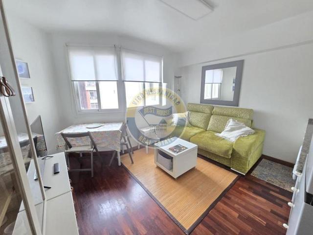 Apartamento en alquiler en Vigo, Pi y Margall photo 0