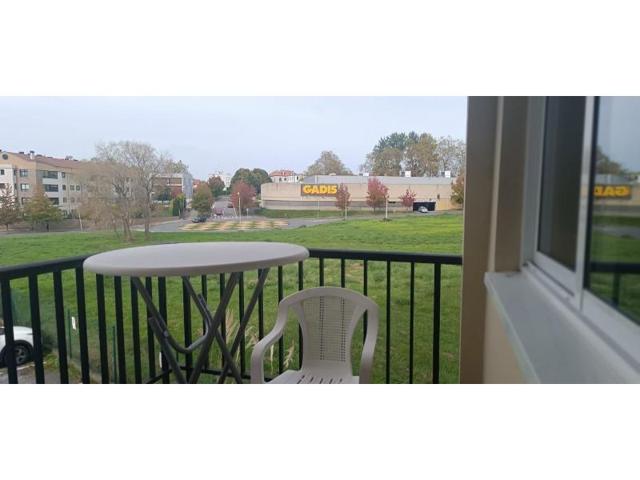 Piso en alquiler en Oleiros photo 0