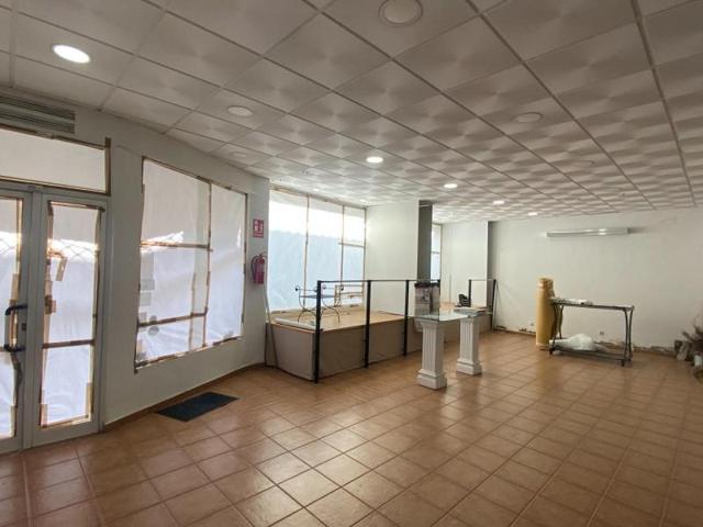 Local comercial en alquiler en Córdoba, Av. Barcelona - Viñuela - Rescatado photo 0