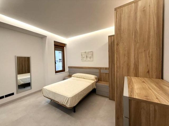 Estudio en alquiler en Salamanca, Centro photo 0