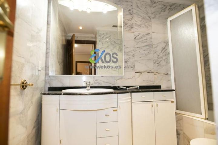 Duplex en alquiler en Arrasate-Mondragón, Centro photo 0