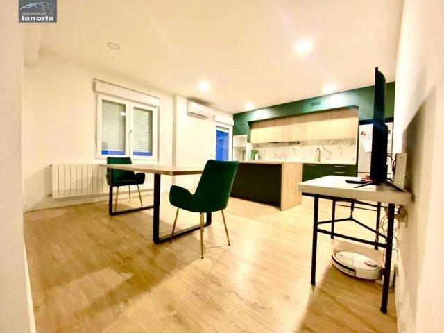 Apartamento en alquiler en Albacete, Centro-Ayuntamiento-Catedral photo 0