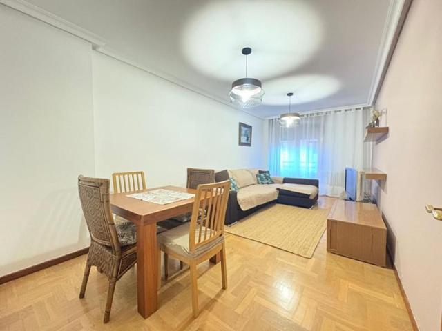 Piso en alquiler en Oviedo, Centro photo 0