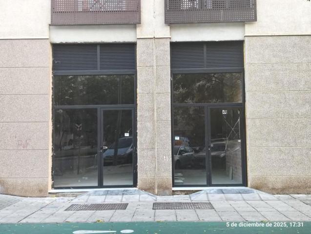 Local comercial en alquiler en Sevilla, Sevilla Este photo 0