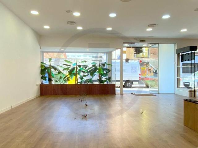 Local comercial en alquiler en Terrassa, Ca N\'Aurell photo 0