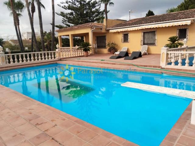 Chalet en alquiler en Oliva, Playa photo 0