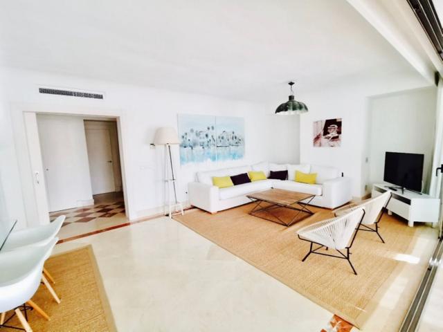 Apartamento en alquiler en Sotogrande, Sotogrande photo 0