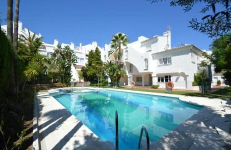 Apartamento en alquiler en Marbella, Marbella Golden Mile - Rocamar photo 0