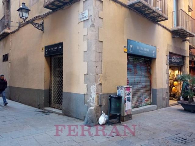 Local comercial en alquiler en Barcelona, Barri Gòtic photo 0