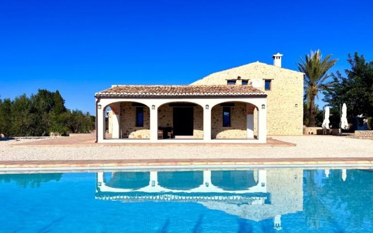 Chalet en alquiler en Denia photo 0