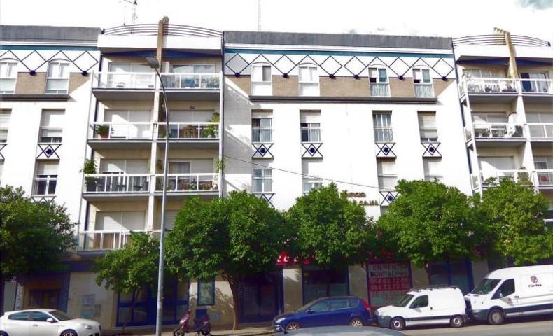 Local comercial en alquiler en Sevilla, Plantinar photo 0