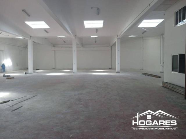 Nave industrial en alquiler en Vigo, Lavadores photo 0