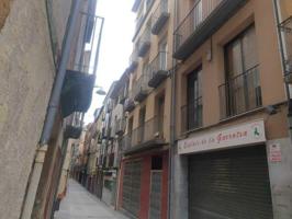 Local comercial en venta en Olot photo 0