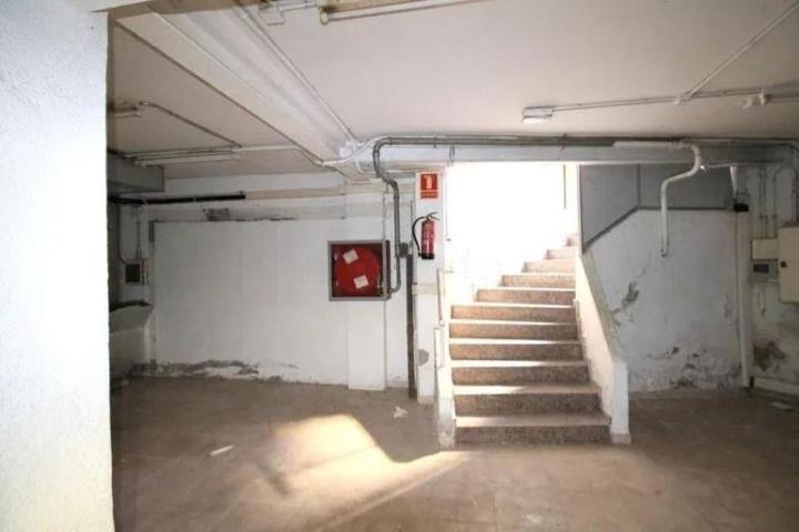 Local comercial en venta en Badalona, La Salut - Lloreda photo 0