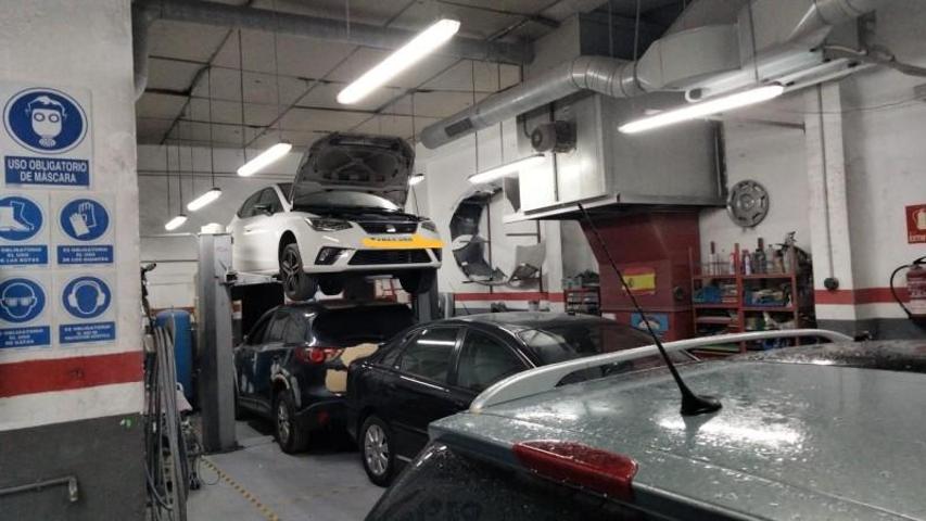 Local comercial en venta en Madrid, Canillejas photo 0