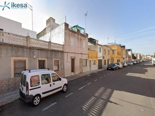 Adosada en venta en Badajoz, San Roque photo 0