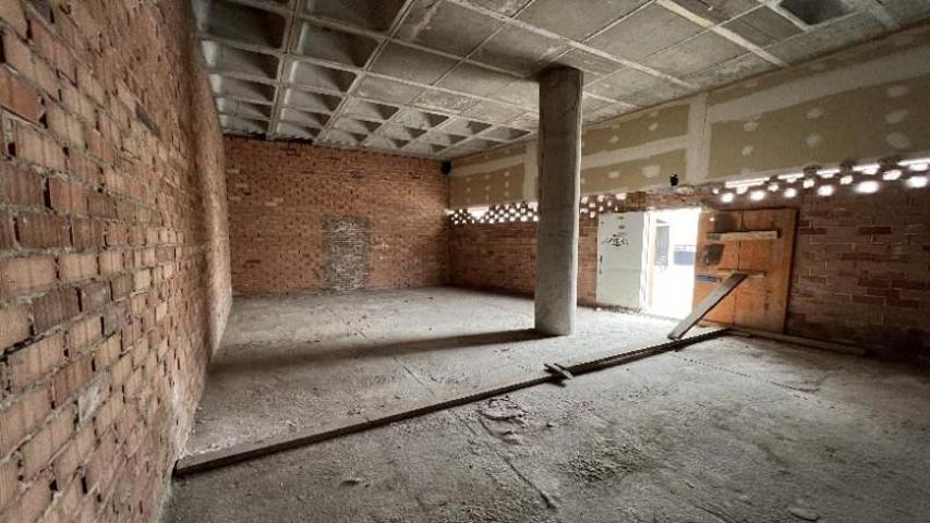 Local comercial en venta en Utrera, Utrera photo 0