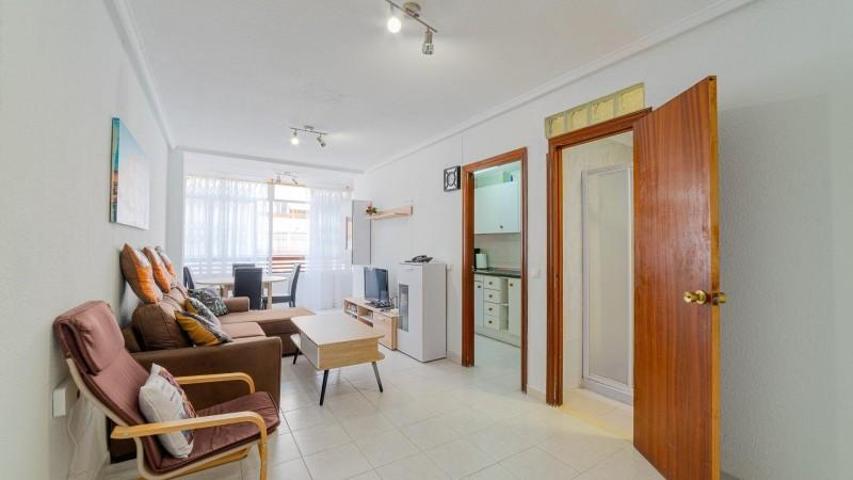 Apartamento en venta en Torrevieja, Playa de los locos photo 0