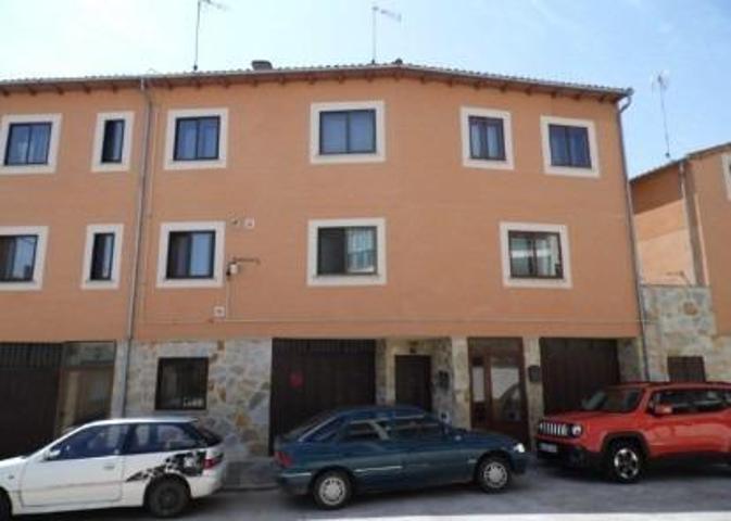 Adosada en venta en San Cristóbal de la Cuesta, Castilla y leon photo 0