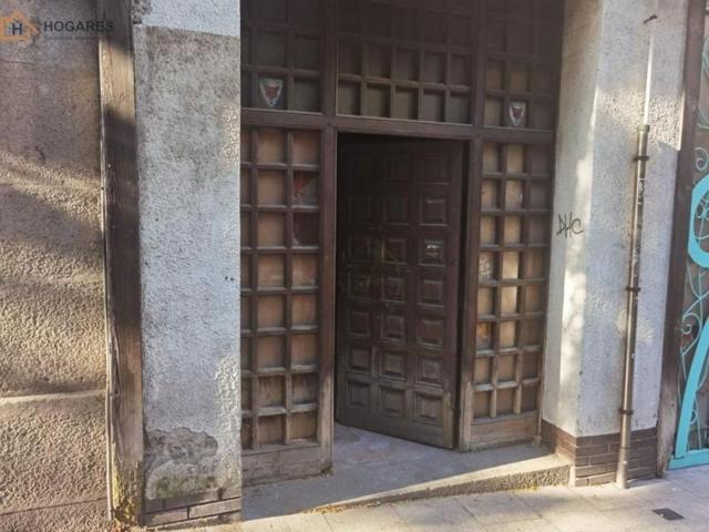 Local comercial en venta en Vigo, Corte Inglés photo 0