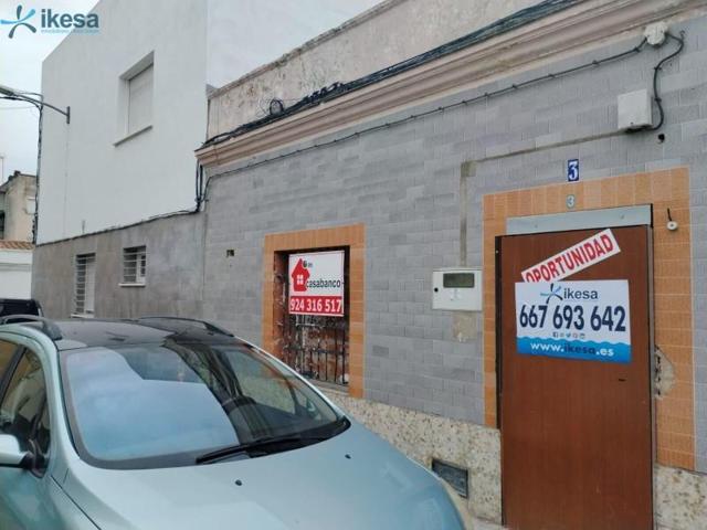 Adosada en venta en Badajoz, Estación photo 0