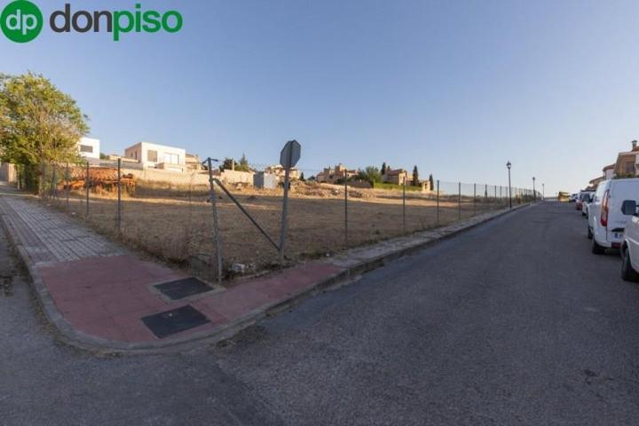 Terreno en venta en Monachil, Avenida de la libertad photo 0