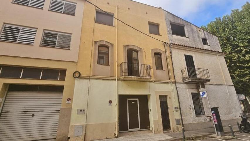 Piso en venta en La Bisbal d'Empordà, Centro photo 0