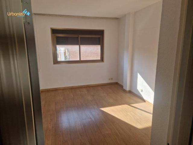 Piso en venta en Badajoz, San Fernando photo 0