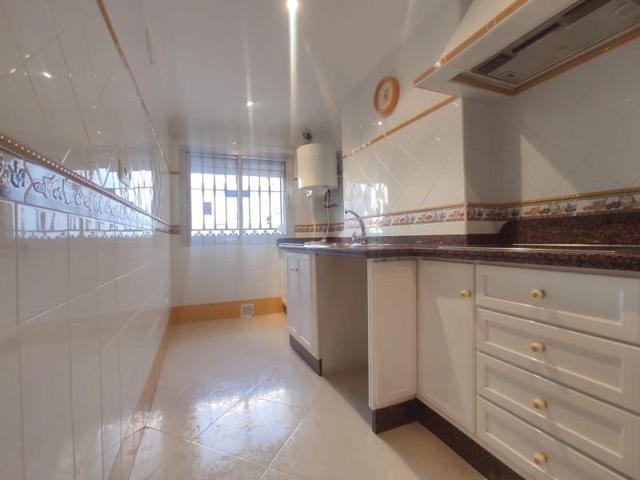 Piso en venta en Dos Hermanas, Centro - Doña Mercedes photo 0