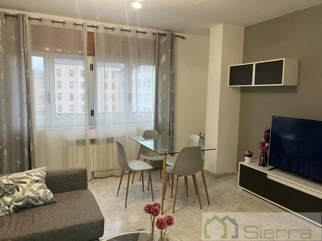 Piso en venta en Sarria photo 0