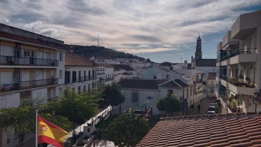 Casa en venta en Constantina, Centro photo 0