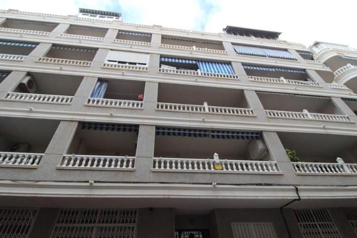 Planta baja en venta en Torrevieja, Habaneras photo 0