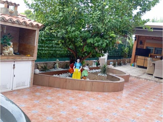 Casa con terreno en venta en Torrent photo 0