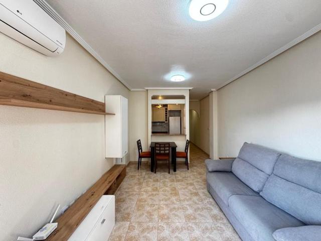 Apartamento en venta en Torrevieja, Centro photo 0