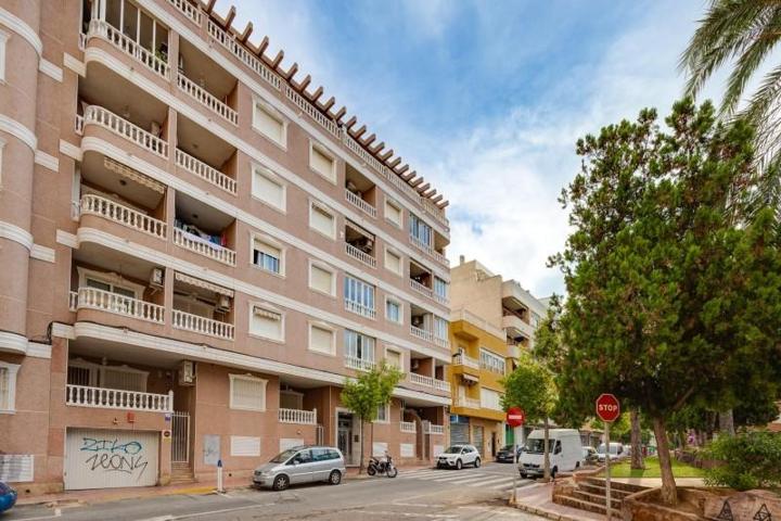 Apartamento en venta en Torrevieja, Playa del Cura photo 0