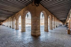 Planta baja en venta en Ocaña, Zona Entrada - Gasolineras photo 0