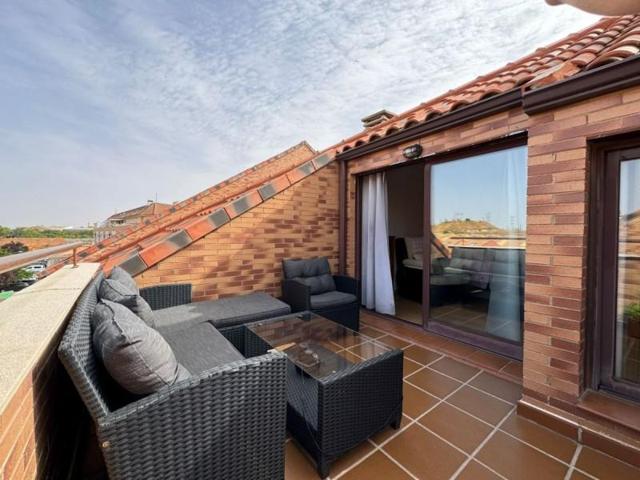 Aticos en venta en Valdepeñas, 1ro De Julio photo 0