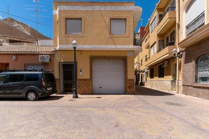 Casa en venta en Albatera, Centro photo 0