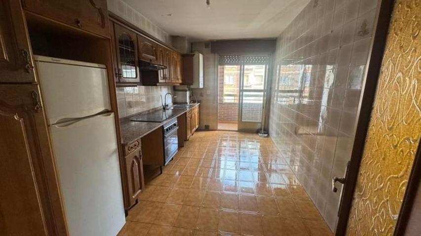 Piso en venta en Ponferrada, Avenida el Castillo, 24401 photo 0