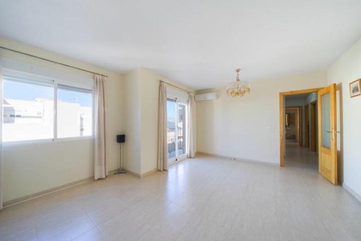 Piso en venta en Ceuti, Ceuti photo 0