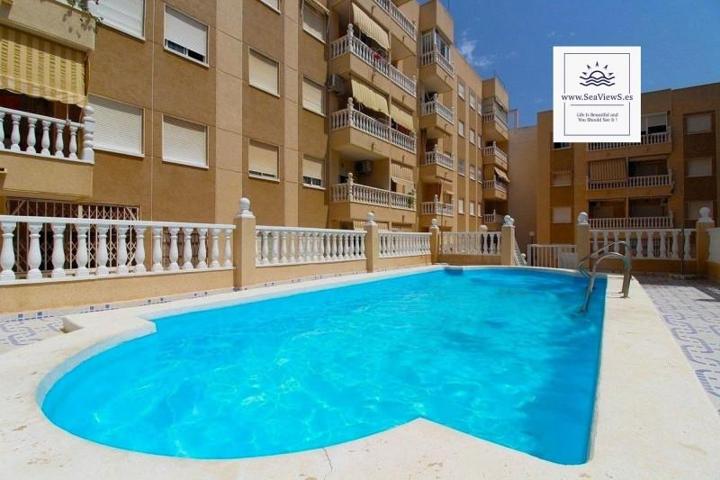 Apartamento en venta en Torrevieja, Las Piscinas Naturales photo 0