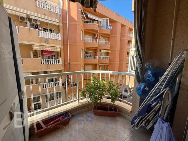 Apartamento en venta en Torrevieja, Zona Playa de los Locos photo 0