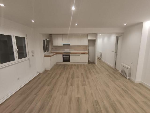 Piso en venta en Ferrol photo 0