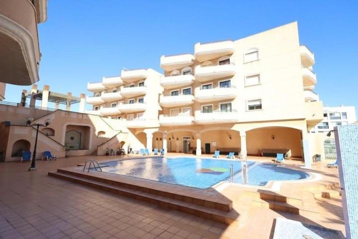 Apartamento en venta en Orihuela Costa photo 0