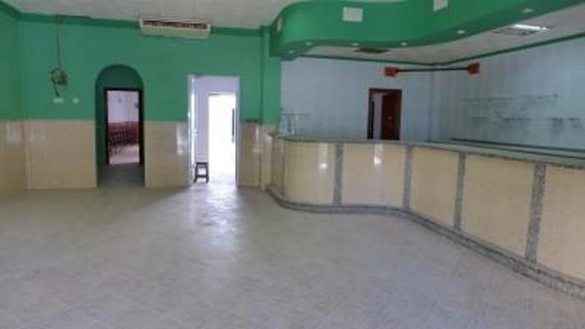 Local comercial en venta en Baena, Zona Juncal-San Antón photo 0