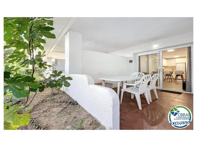 Piso en venta en Roses photo 0