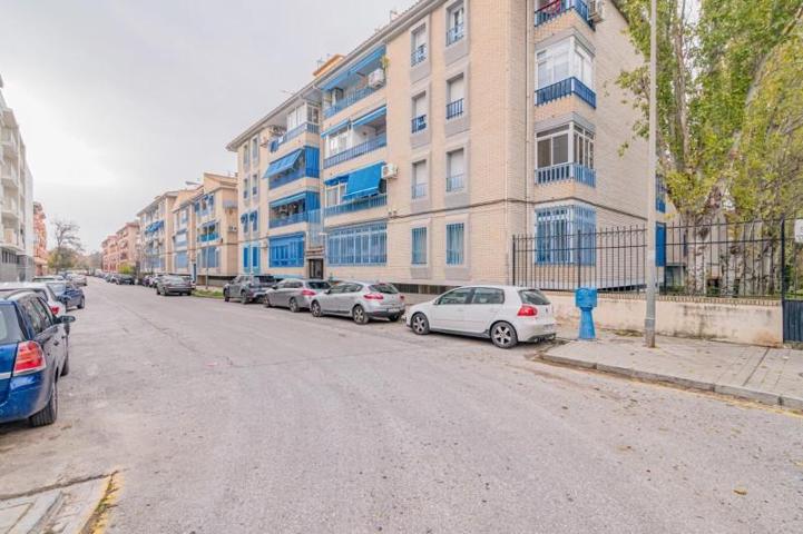 Piso en venta en Granada, Parque Nueva Granada photo 0