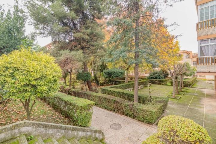 Piso en venta en Granada, Parque Nueva Granada photo 0